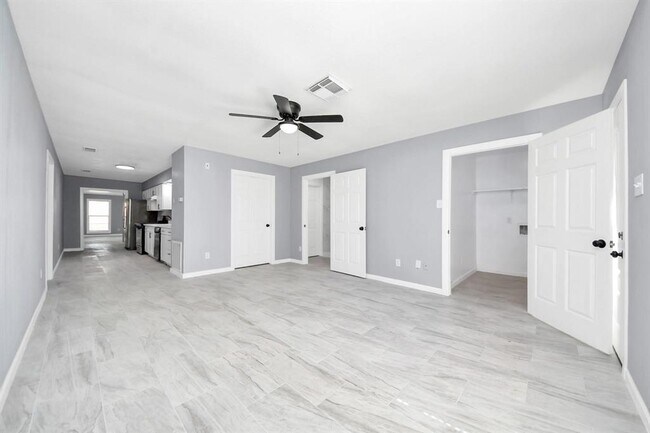 Building Photo - 5103 Karu Dr