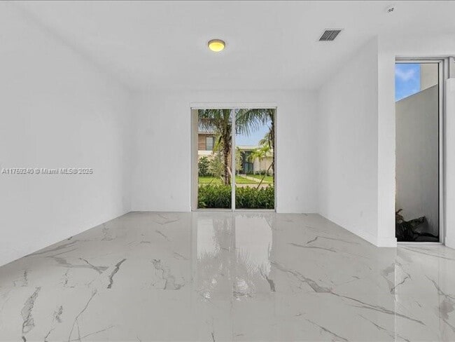 Building Photo - 16644 Botaniko Dr N
