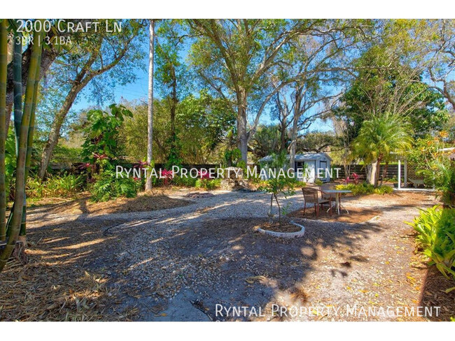 Building Photo - Sarasota Gem! Stunning 3/3.5 Home with Bac...