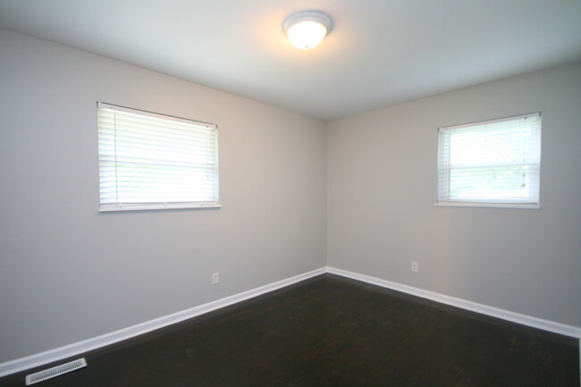 Building Photo - 3126 Las Animas Ave NW