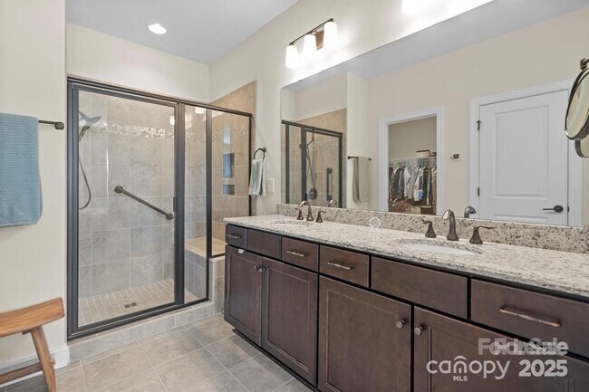 Building Photo - 305 Hemlock Bluff Ct