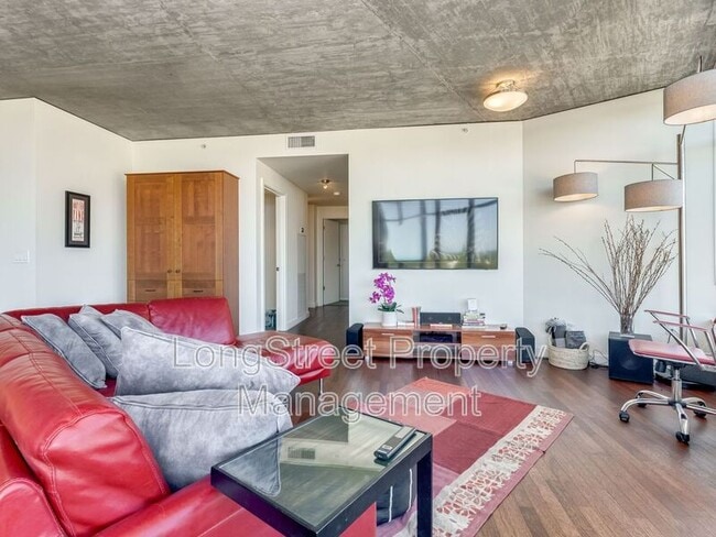 Building Photo - 1926 W Burnside St