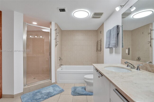 Building Photo - 16699 Collins Ave