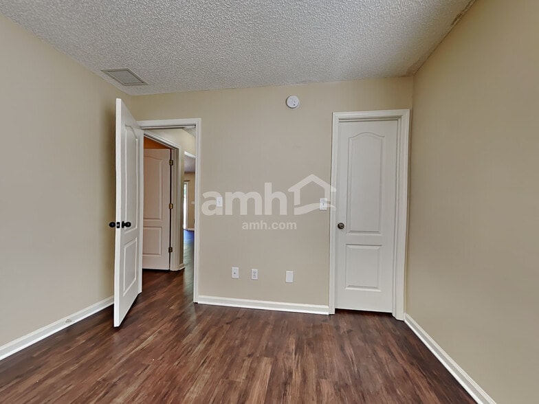 Building Photo - 1532 Backwater Drive
