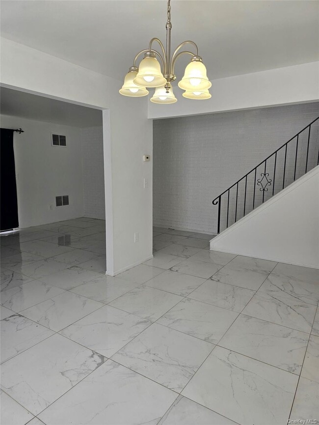 Building Photo - 21 Forest Ridge Rd