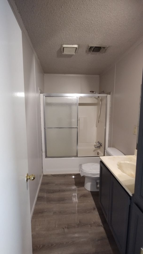 Building Photo - 925 Meadowlark Circle