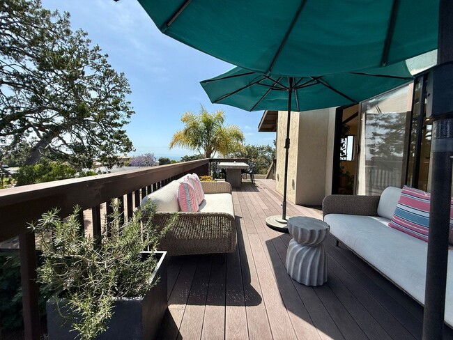 Building Photo - Unique 4 Bedroom House with OCEAN VIEWS in Sunset Cliffs! Fully Furnished! 6 Month Lease Term!