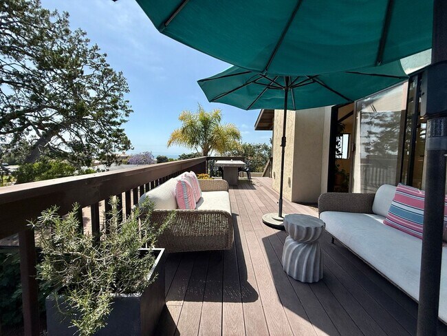 Building Photo - Unique 4 Bedroom House with OCEAN VIEWS in Sunset Cliffs! Walking Distance to the Beach! Fully Fu...