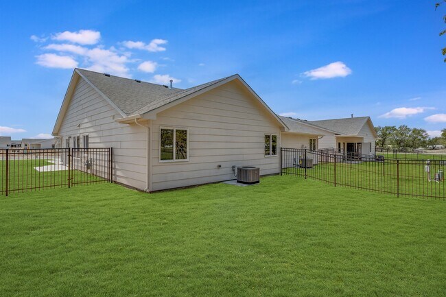 Building Photo - 12820 W Wheatland Ct