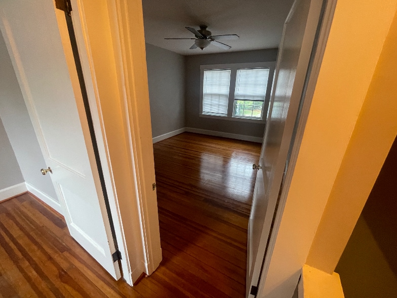 Building Photo - 6637 Murray Rd