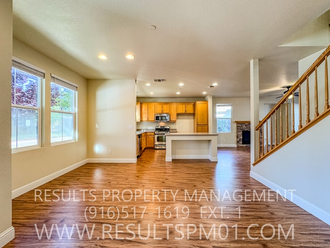 Building Photo - 3 bedroom Lincoln Home in Gated Community
