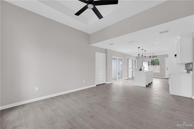 Building Photo - 16 Tower Oak Dr