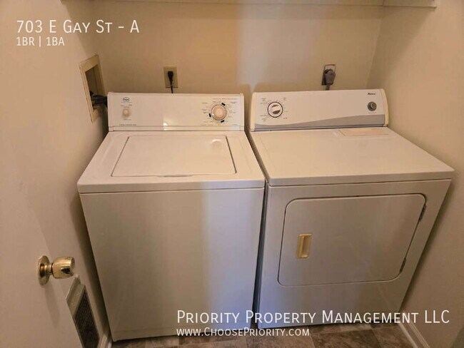 Building Photo - 703 E Gay St