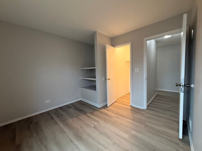 Building Photo - 2167 N Heather Ln