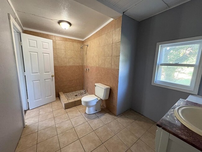 Building Photo - 314 W Mulberry Ave