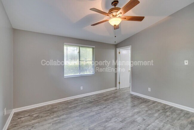 Building Photo - 12444 Largo Dr