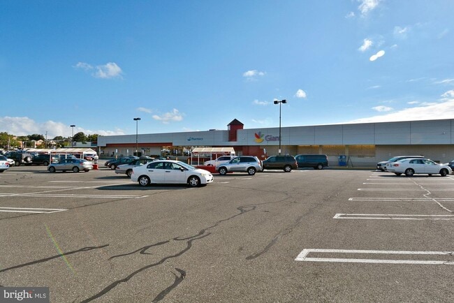 Building Photo - 6621 Edsall Rd