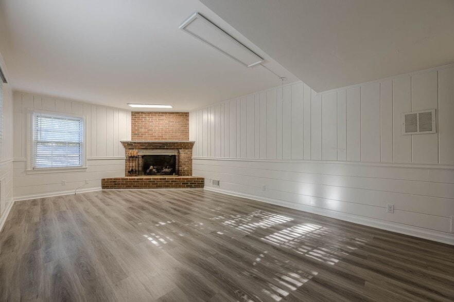 Building Photo - 6640 Williamson Dr NE