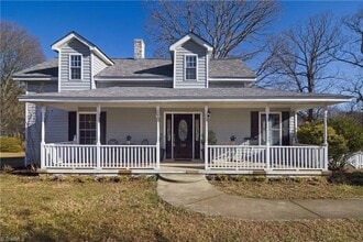 Building Photo - Country Style home located in Kernersville
