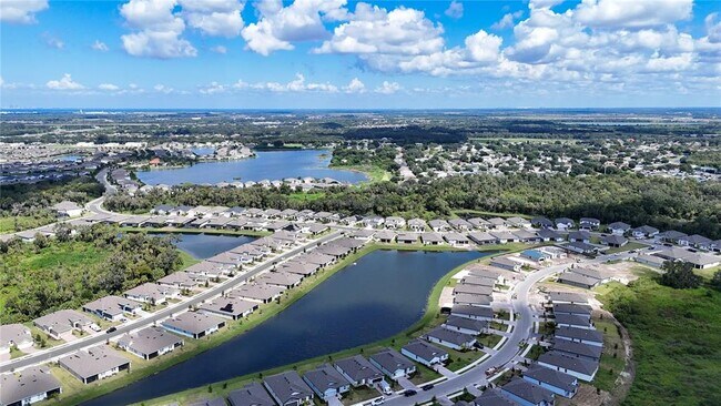 Building Photo - 5559 Trevesta Pl