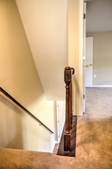 Building Photo - 231 Melrose Ct