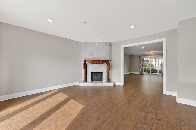 Building Photo - 6351 Briar Rose Dr