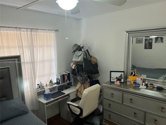 Building Photo - 6631 SW 137th Ct
