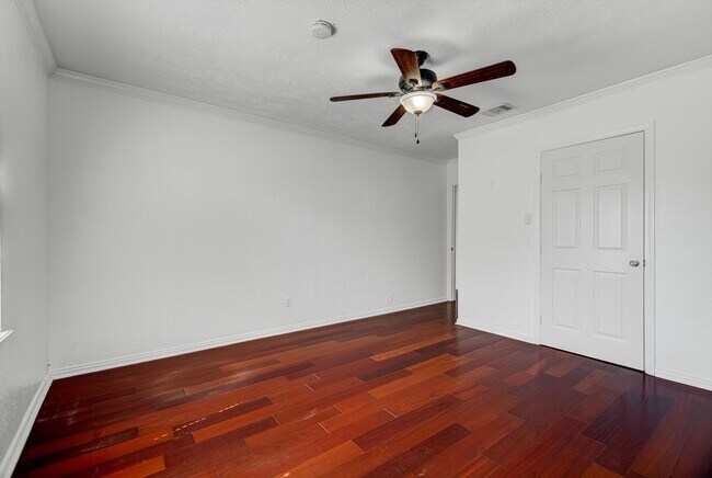 Building Photo - 116 Tarpon Ave