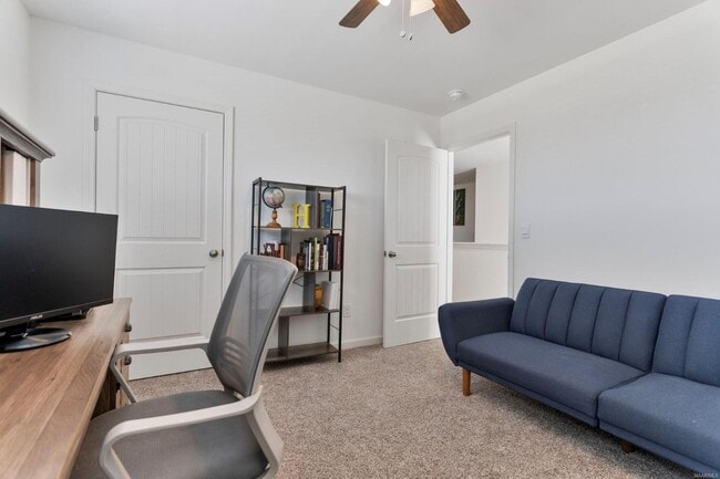 Building Photo - 6321 Town Ln