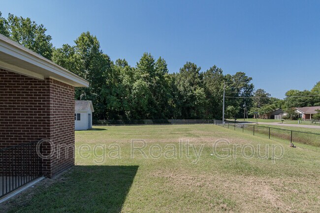 Building Photo - 14 Oakleigh Dr