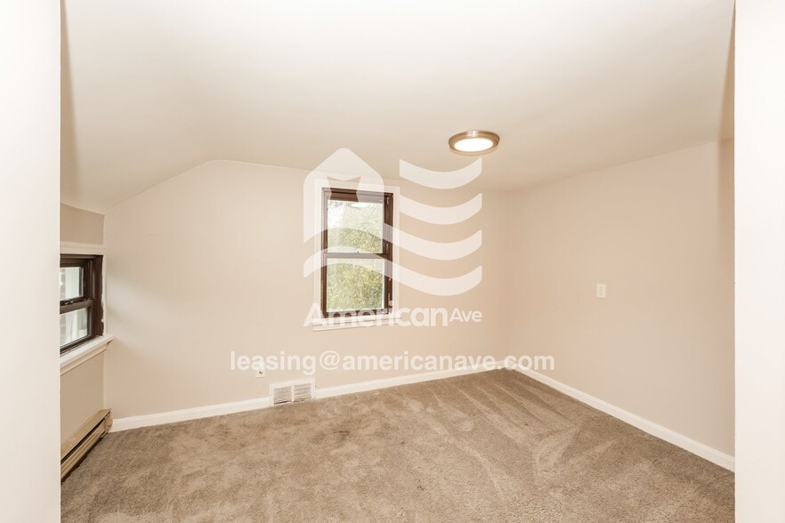 Building Photo - 3802 Vernon Ave NW