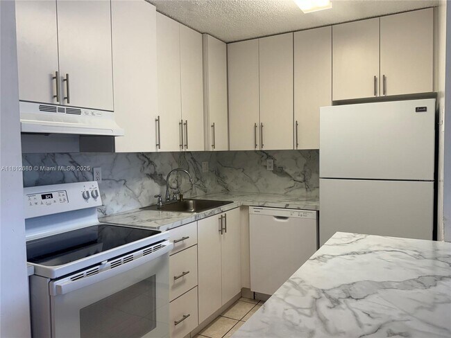 Building Photo - 15600 SW 80th St
