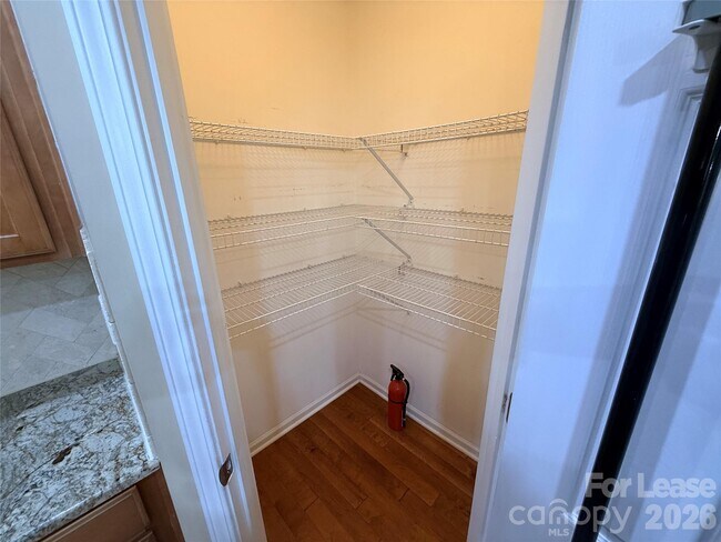 Building Photo - 5219 Sunriver Rd