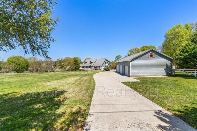 Building Photo - 131 Corn Tassel Shores