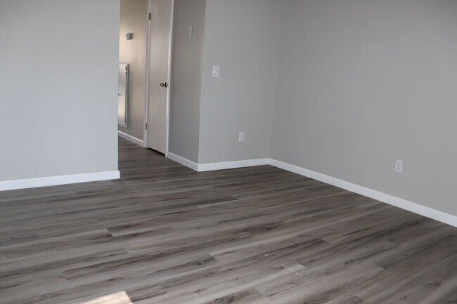 Building Photo - 731 Old Liberty Rd