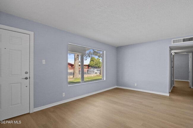 Building Photo - 390 Arvin Cir