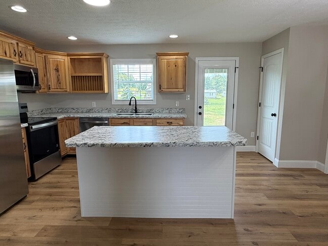 Building Photo - 403 Opossum Kingdom Rd