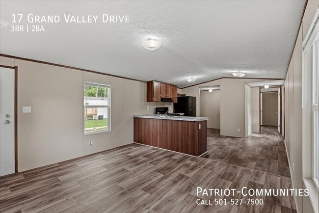 Building Photo - 17 Grand Valley Dr