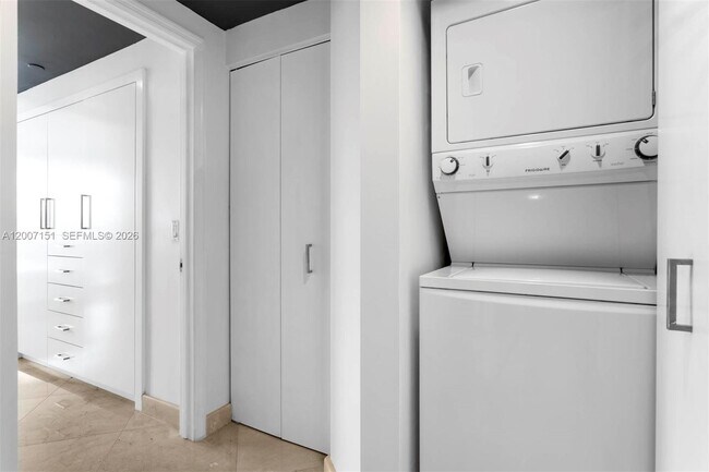 Building Photo - 4779 Collins Ave