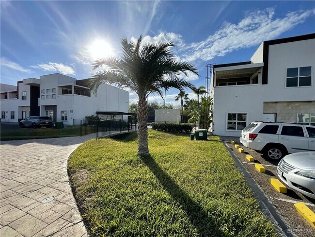 Building Photo - 28 Colbath Ave