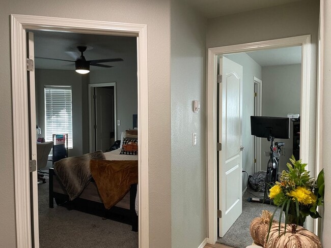 Building Photo - Great 3 bedroom, 2 bath, 2 car garage home...