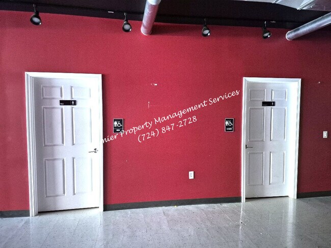 Building Photo - 538 Midland Ave
