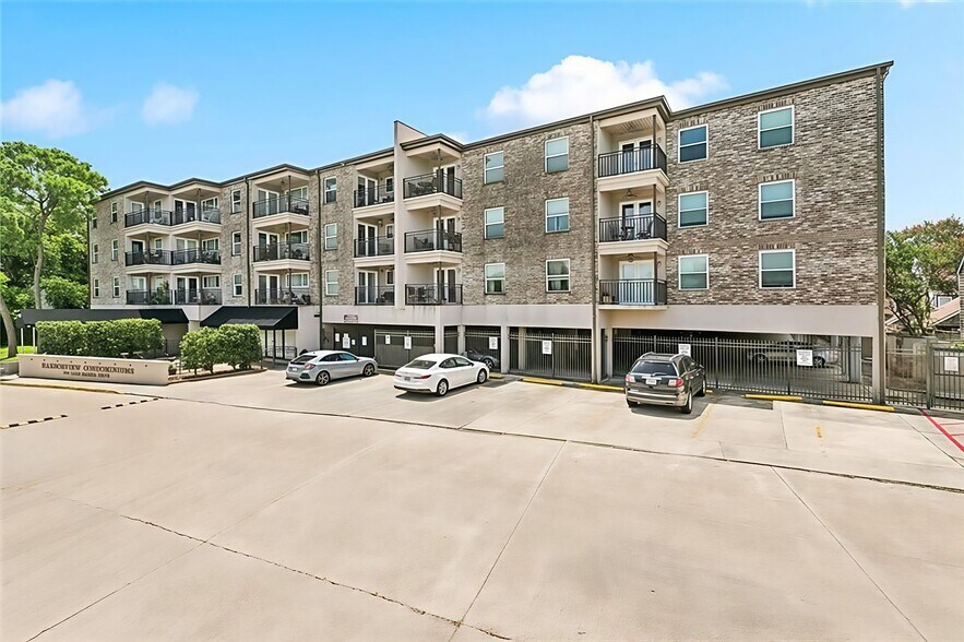 Harborview Building - 500 Lake Marina Dr