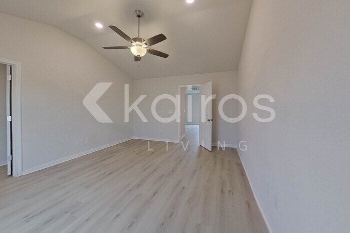 Building Photo - 304 Common Reed Dr