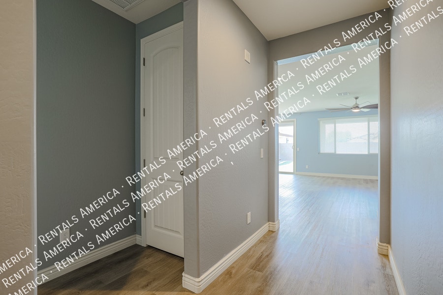 Building Photo - 4217 W Winston Dr