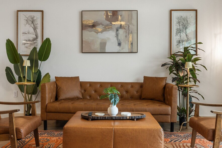 Building Photo - 1301 Leah Ave