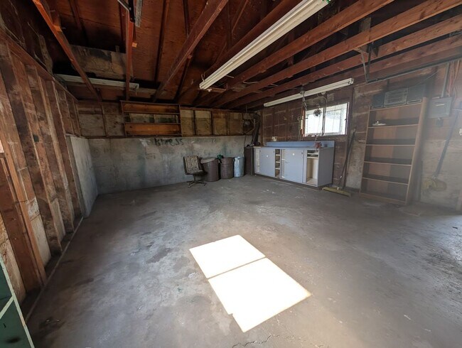 Building Photo - Spacious Horse Property on Thunderhill Roa...