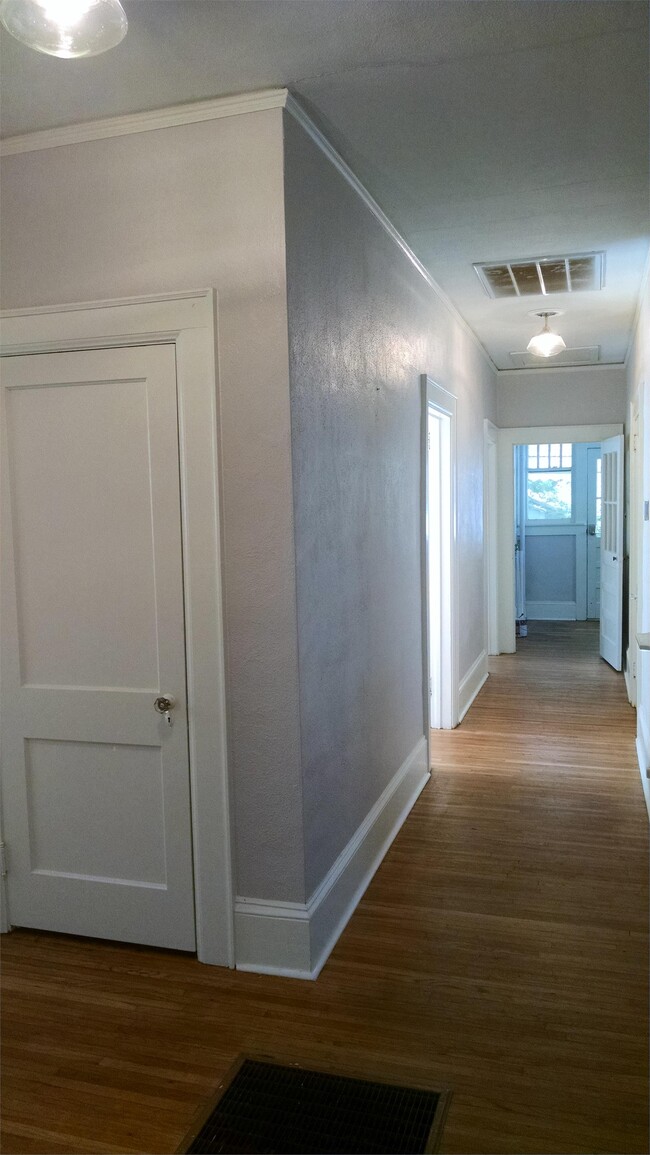 Building Photo - 2022 Madison Ave