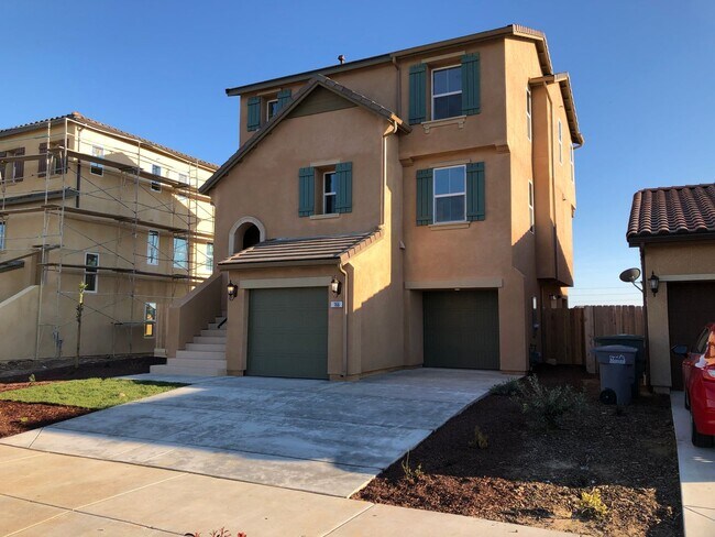 Building Photo - 166 Barker Ln