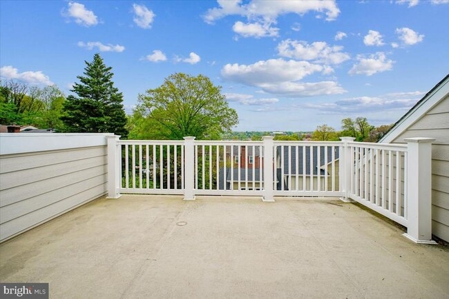 Building Photo - 3016 20th St S